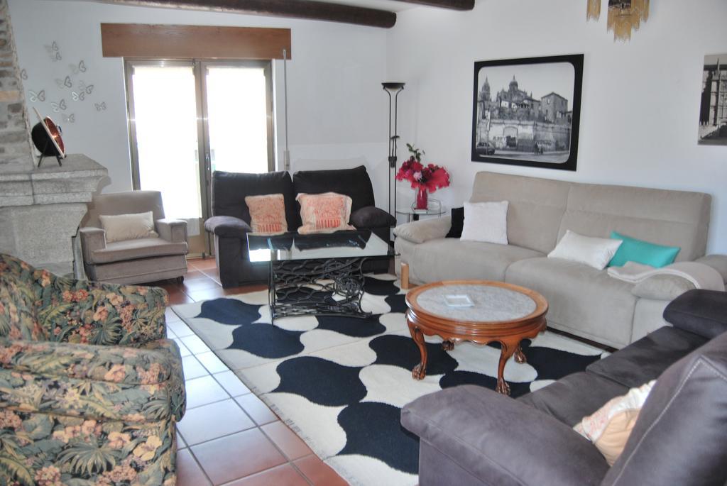 Casa Rural La Cuadraa Linares de Riofrío Eksteriør bilde